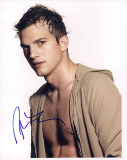 Ashton Kutcher autograph