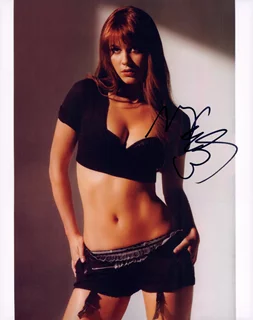 Mary Elizabeth Winstead autograph