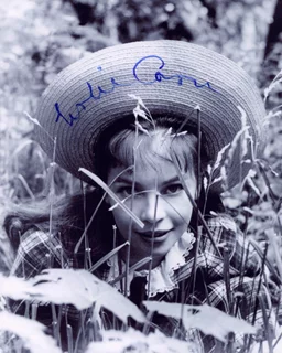 Leslie Caron autograph