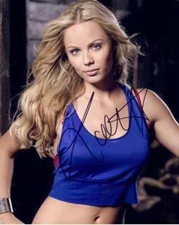 Laura Vandervoort autograph