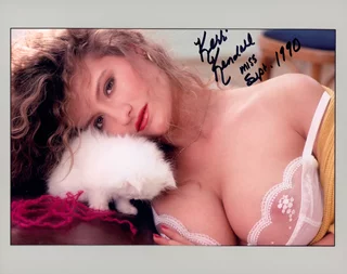 Kerri Kendall autograph