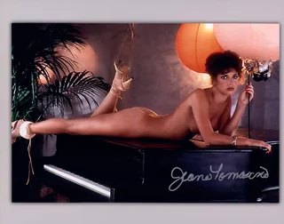 Jeana Tomasino autograph