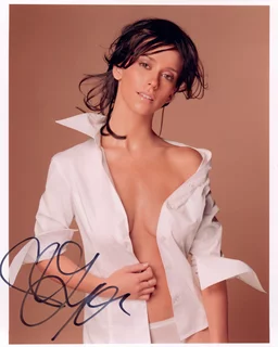 Jennifer Love Hewitt autograph