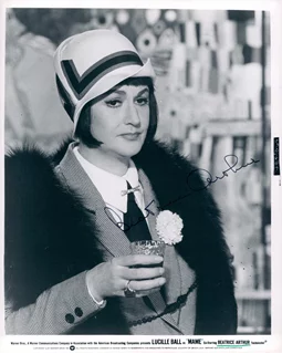 Bea Arthur autograph