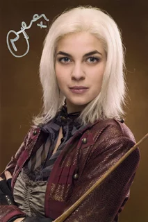 Natalia Tena autograph