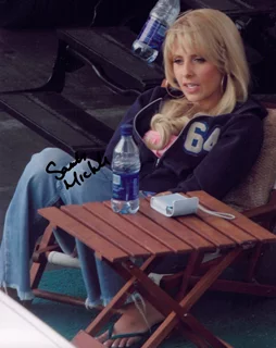 Sarah Michelle Gellar autograph