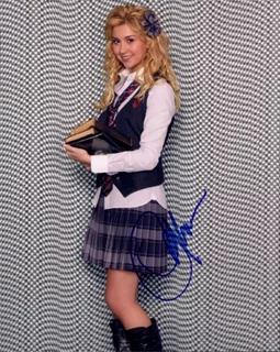 Chelsea Staub autograph