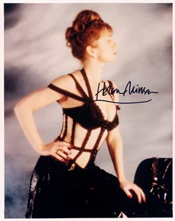 Helen Mirren autograph