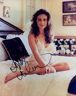 Alyssa Milano autograph