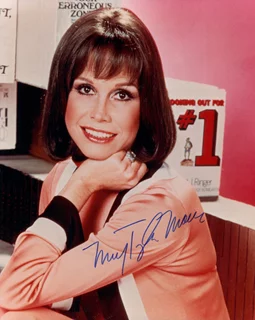 Mary Tyler Moore autograph
