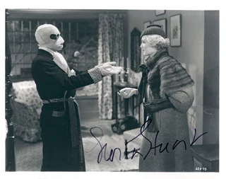 Gloria Stuart autograph