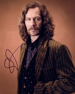 Gary Oldman autograph