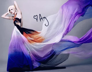 Agyness Deyn autograph