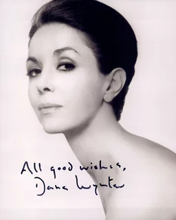 Dana Wynter autograph
