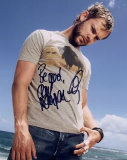 Dominic Monaghan autograph