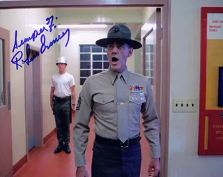 R. Lee Ermey autograph