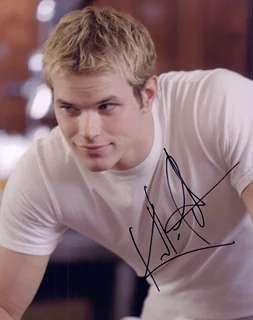 Kellan Lutz autograph