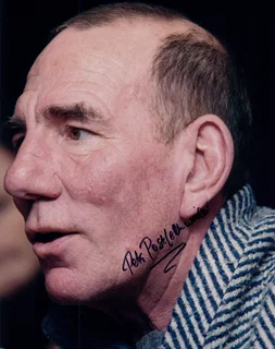 Pete Postlethwaite autograph