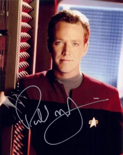 Robert Duncan McNeill autograph
