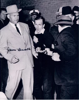 James Leavelle autograph