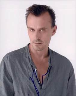 Robert Knepper autograph
