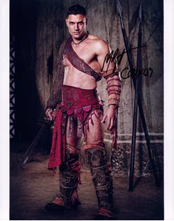 Manu Bennett autograph