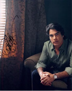 Peter Gallagher autograph