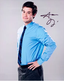 Adam  DeVine autograph