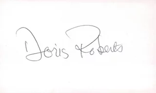 Doris Roberts autograph