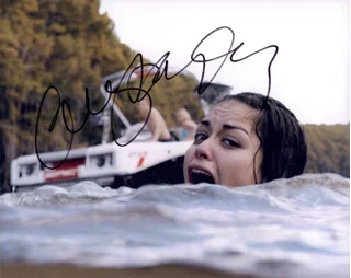 Alyssa Diaz autograph