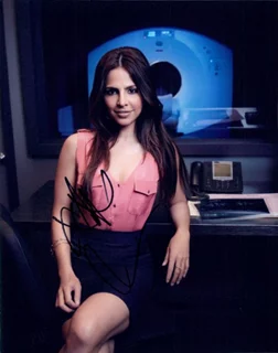 Azita Ghanizada autograph