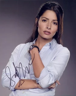 Sarah Shahi autograph