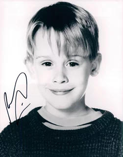 Macaulay Culkin autograph