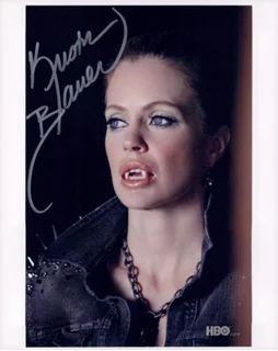 Kristin Bauer autograph