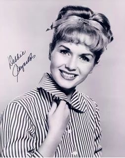 Debbie Reynolds autograph