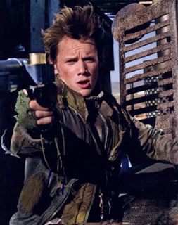 Anton Yelchin autograph
