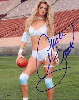Amber Smith autograph