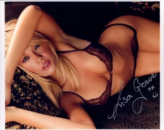 Lisa Gleave autograph