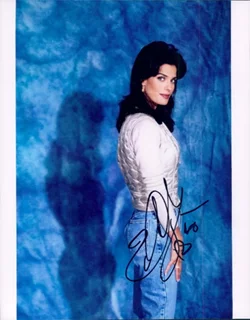 Kristian Alfonso autograph