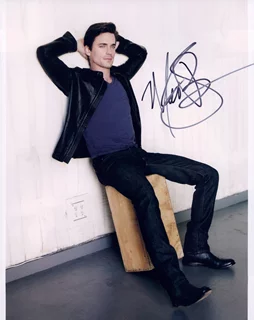 Matthew Bomer autograph