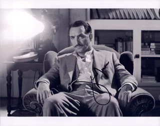 Jean Dujardin autograph