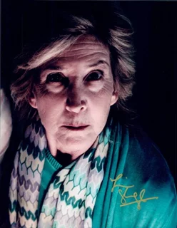 Lin Shaye autograph