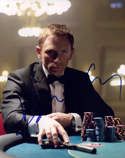 Daniel Craig autograph