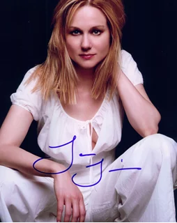 Laura Linney autograph