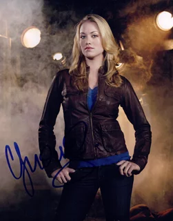 Yvonne Strahovski autograph