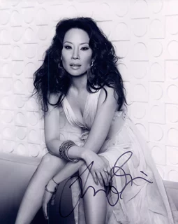 Lucy Liu autograph