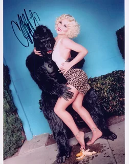 Christina Applegate autograph