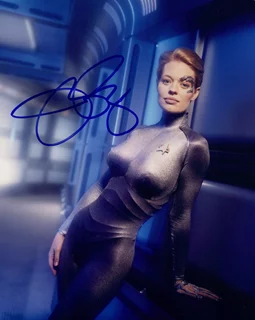 Jeri Ryan autograph
