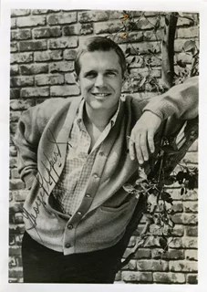 George Peppard autograph