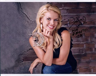 Teresa Scanlan autograph